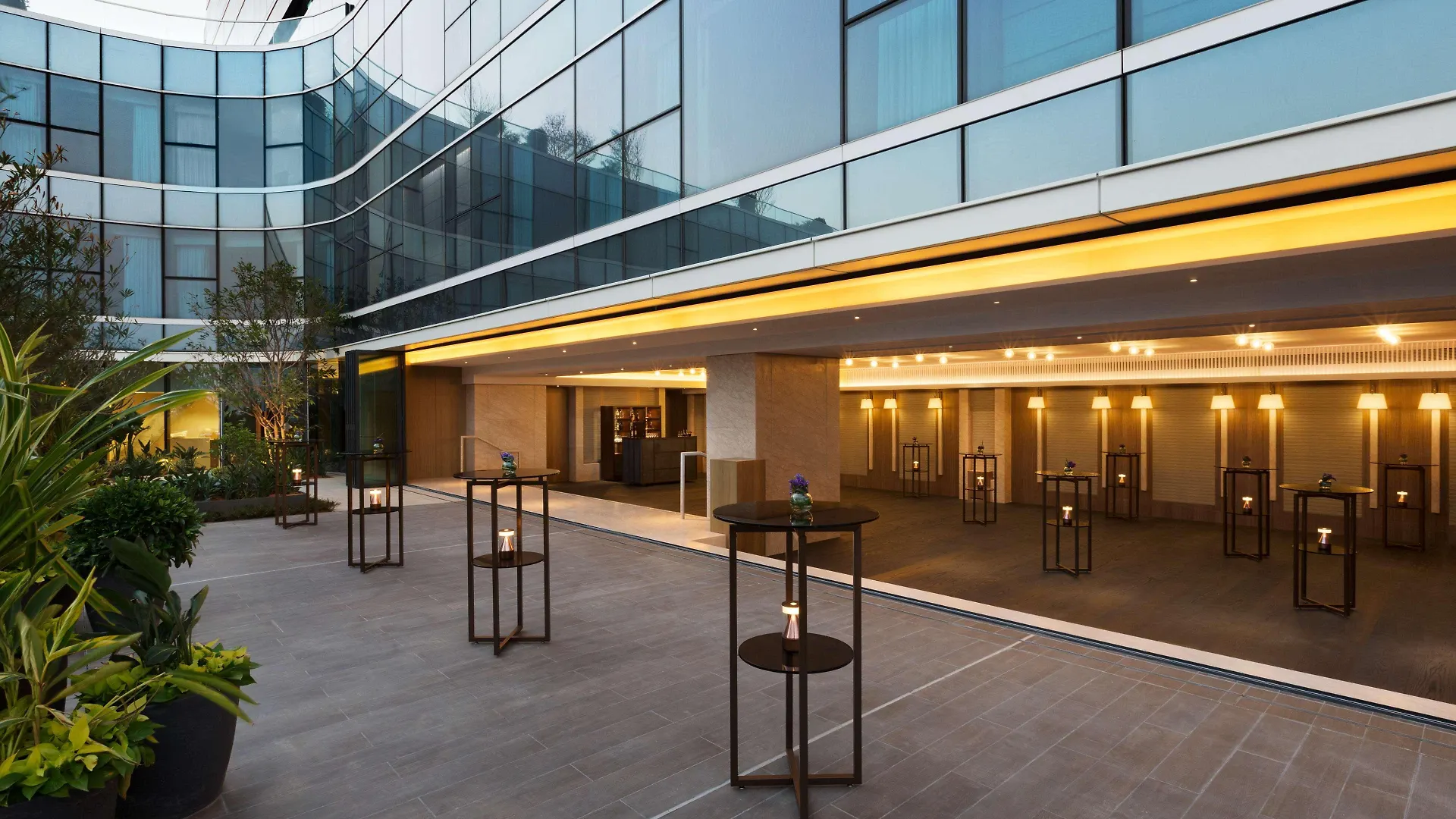 Kerry Hotel Hong Kong By Shangri-La 5*,